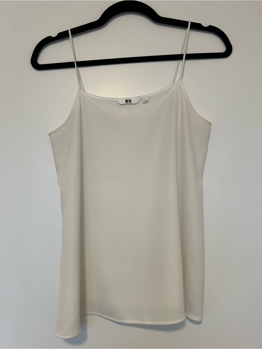 UNIQLO Cream Lightweight Spaghetti Strap Cami